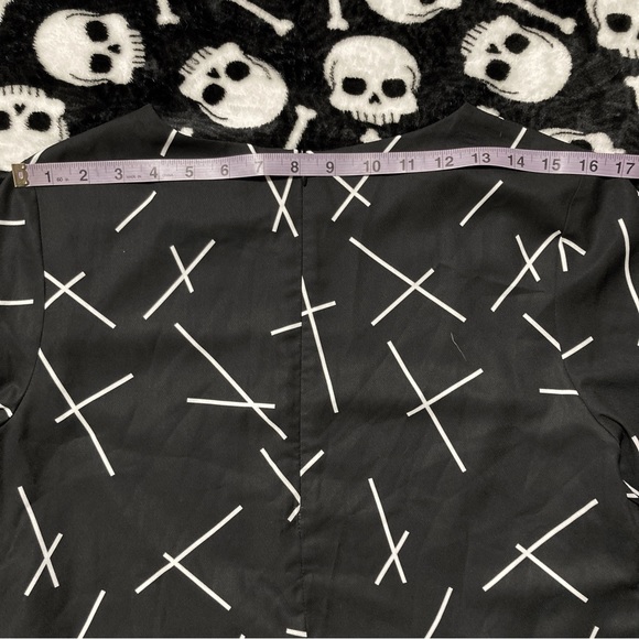 PINK MARTINI Black white crosshatch design short sleeve a-line dress goth MEDIUM - Picture 12 of 14